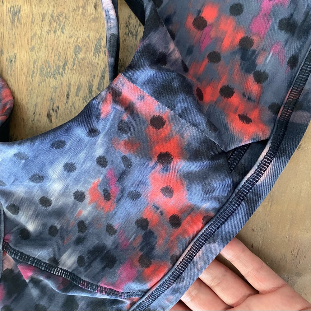Lululemon Women's Racerback Sports Bra multi color Size 12 - Picture 3 of 3